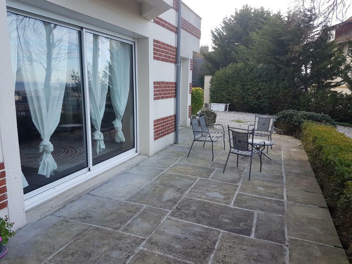 Superbe Deux Pieces Vue Mer Avec Jardin Trouville-sur-Mer Bagian luar foto